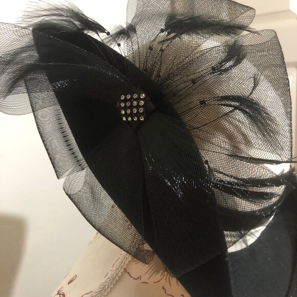 Vintage Mr. Charles Chapeau — Elegant Wide-Brim Hat with Feather & Netting main image 11